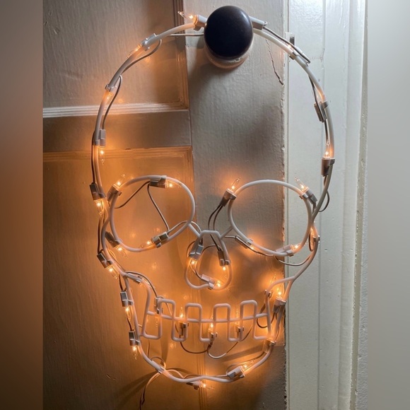 Halloween Skull Skeleton Plug In Light - Picture 2 of 6